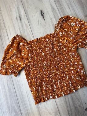 Floral cropped smock top